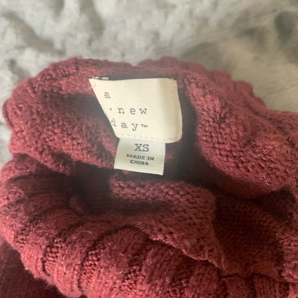 Maroon turtleneck sweater from target - Picture 2 of 4